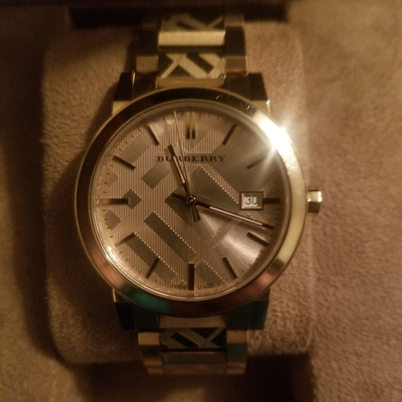 Mens Burberry watch - Picture 4 of 5